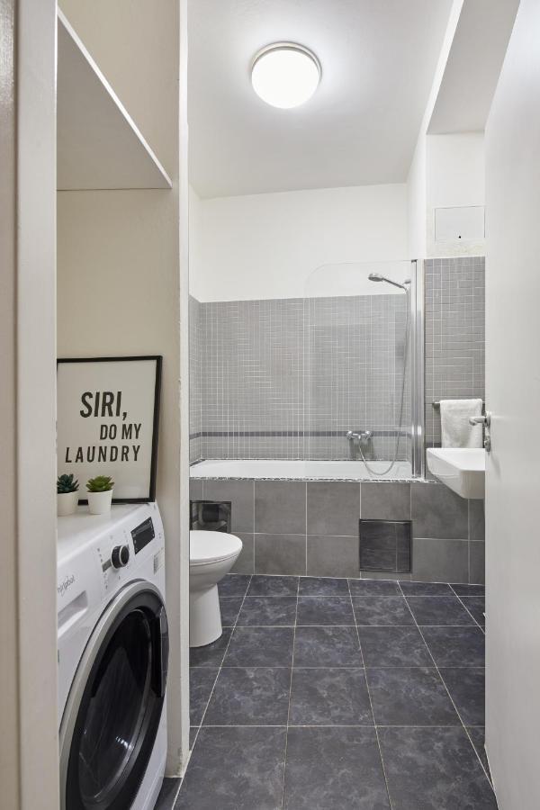 Prague Days - Modern Apt W Retro Elements - New Town ภายนอก รูปภาพ