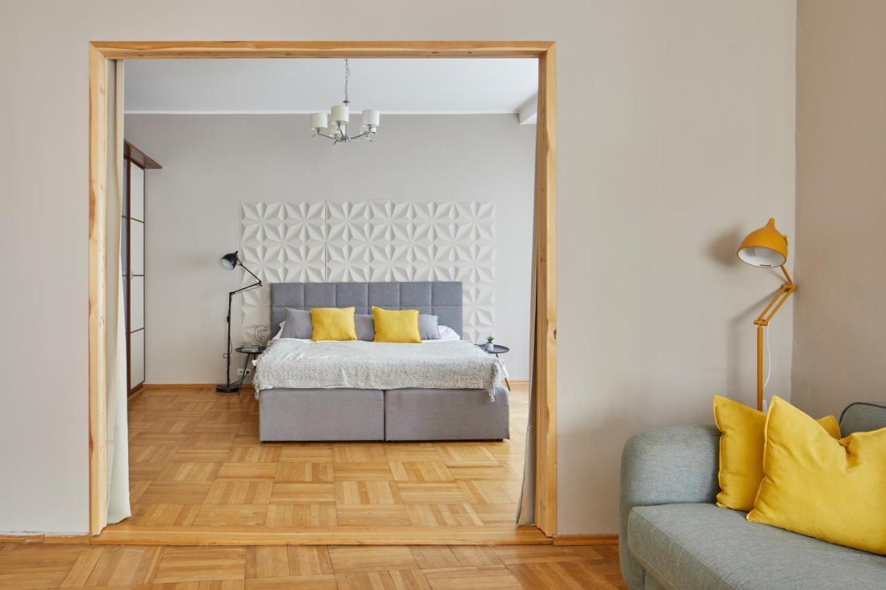 Prague Days - Modern Apt W Retro Elements - New Town ภายนอก รูปภาพ