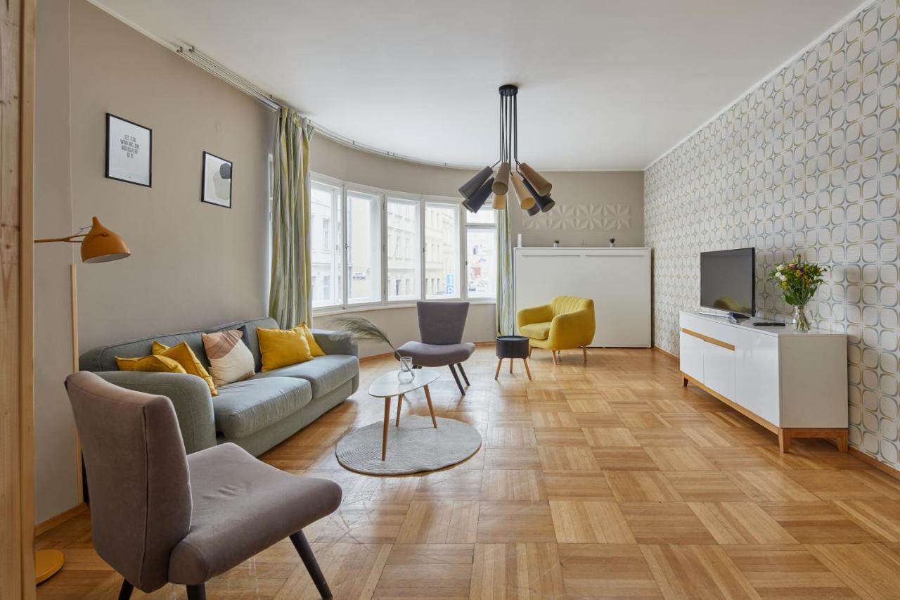 Prague Days - Modern Apt W Retro Elements - New Town ภายนอก รูปภาพ