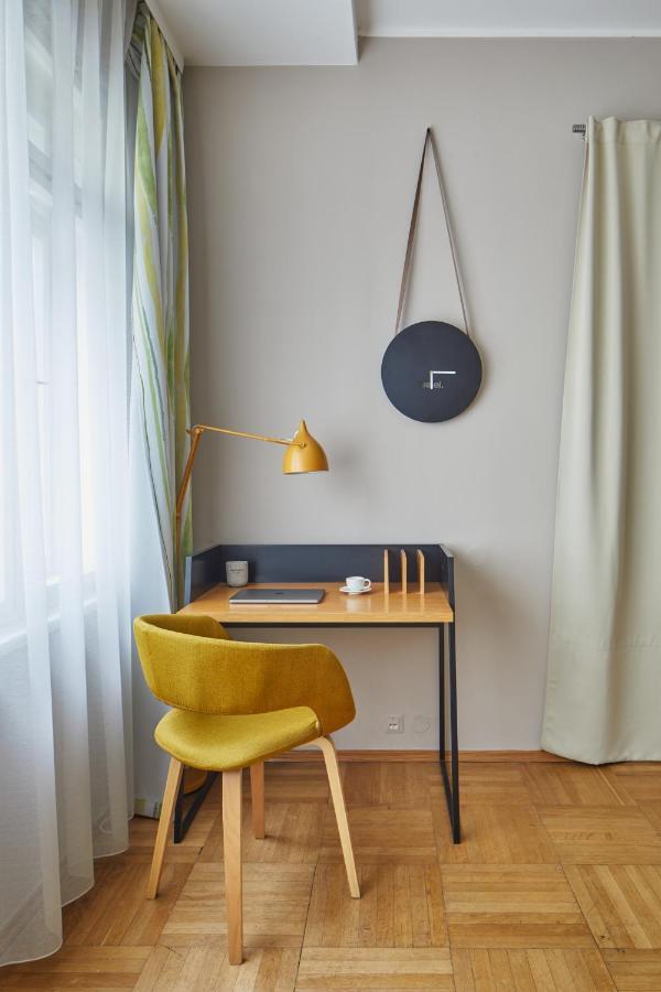 Prague Days - Modern Apt W Retro Elements - New Town ภายนอก รูปภาพ